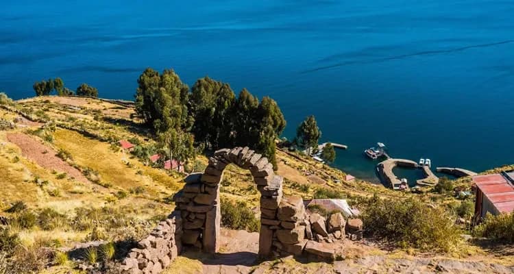 UROS & TAQUILE