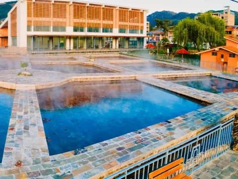 BAÑOS DEL INCA
